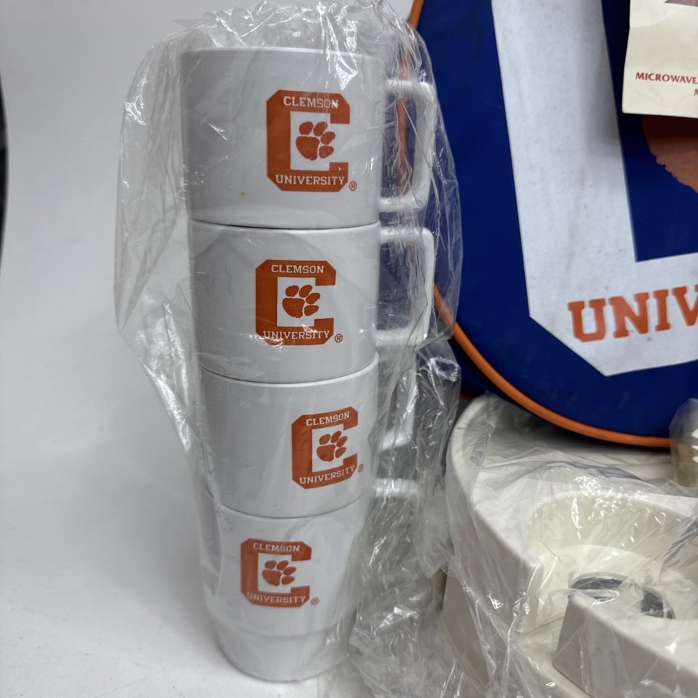 Clemson University E-Z Hold Portable Dinnerware Set - Picture 6 of 11